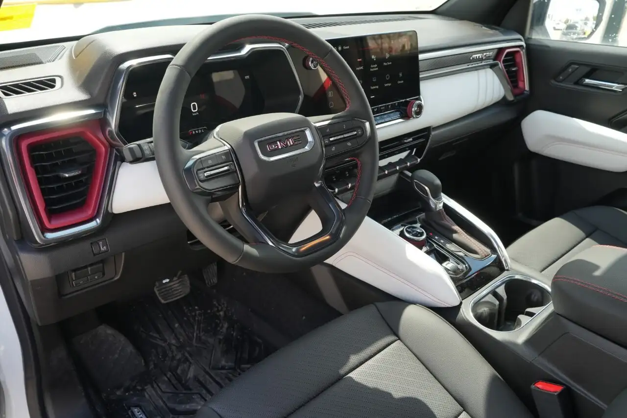 GMC Canyon снимка GMC Canyon