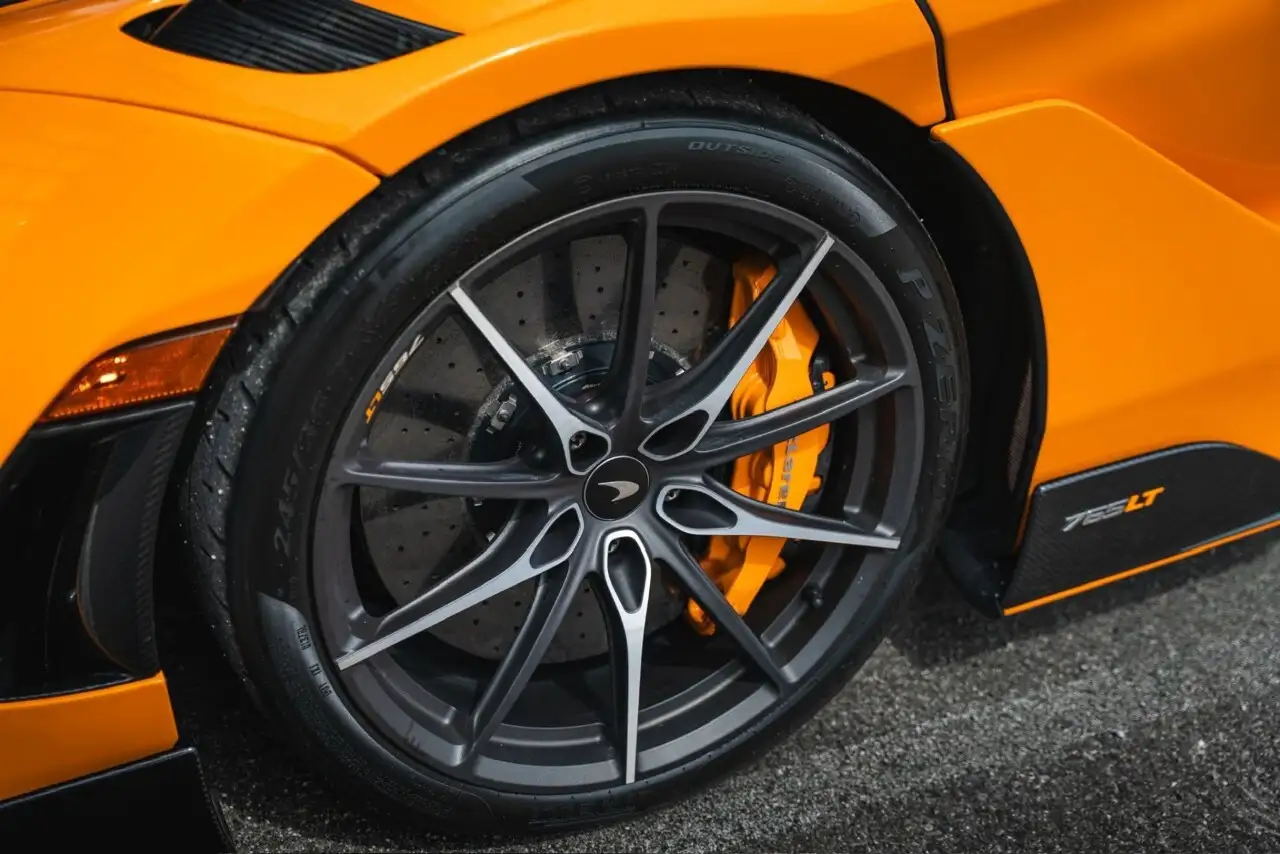 McLaren 765LT fotografie McLaren 765LT