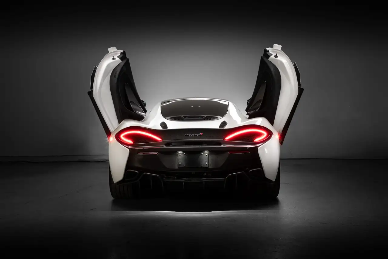 McLaren 570GT снимка McLaren 570GT