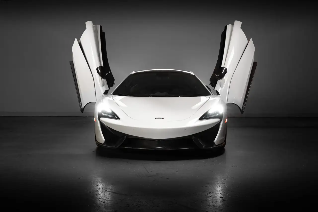 McLaren 570GT снимка McLaren 570GT