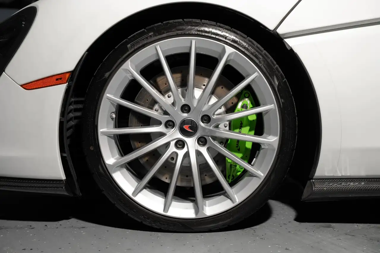 McLaren 570GT снимка McLaren 570GT