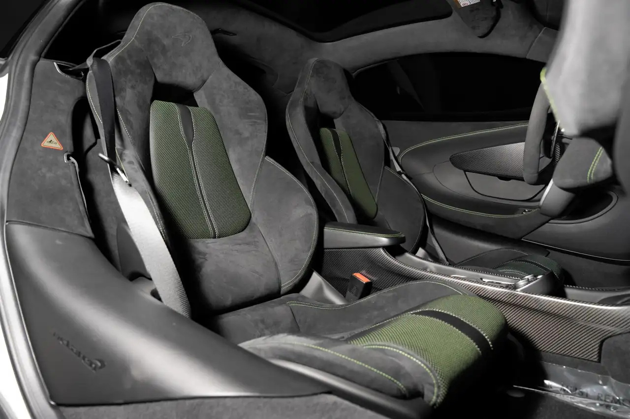 McLaren 570GT снимка McLaren 570GT
