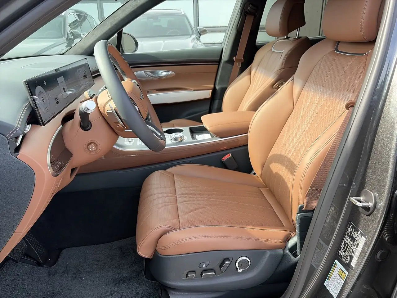 Genesis GV70 снимка Genesis GV70