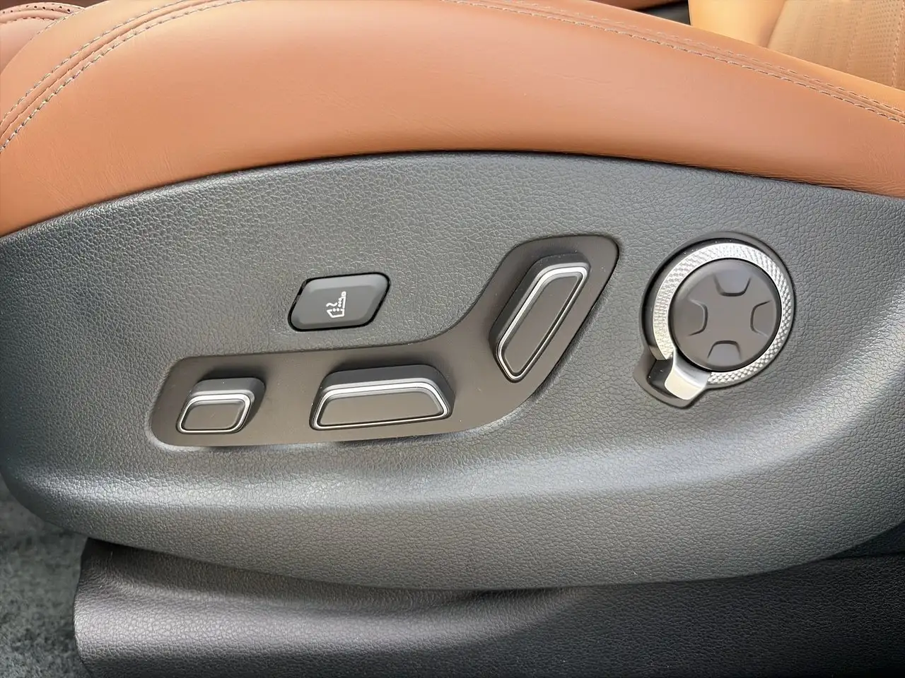 Genesis GV70 снимка Genesis GV70