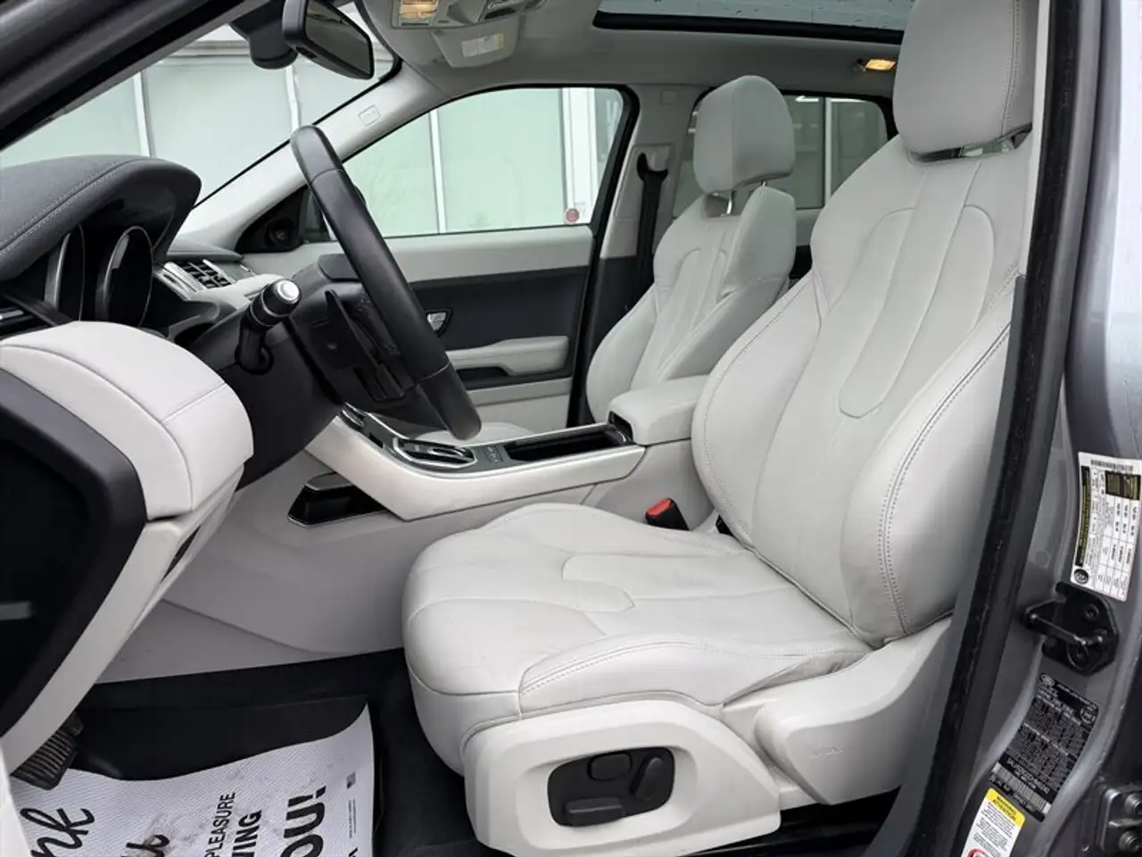 Land Rover Range Rover Evoque photo Land Rover Range Rover Evoque