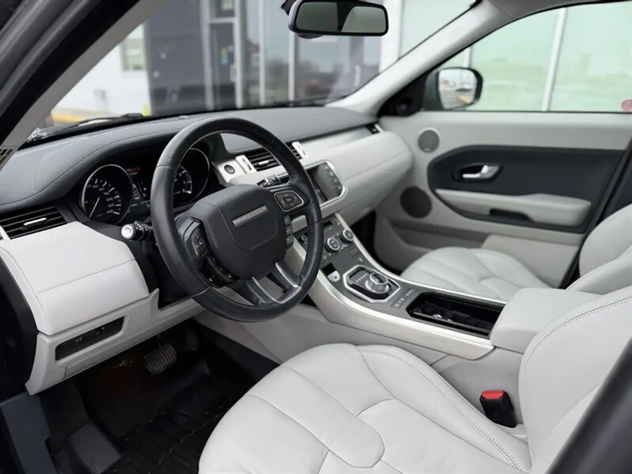 Land Rover Range Rover Evoque photo Land Rover Range Rover Evoque