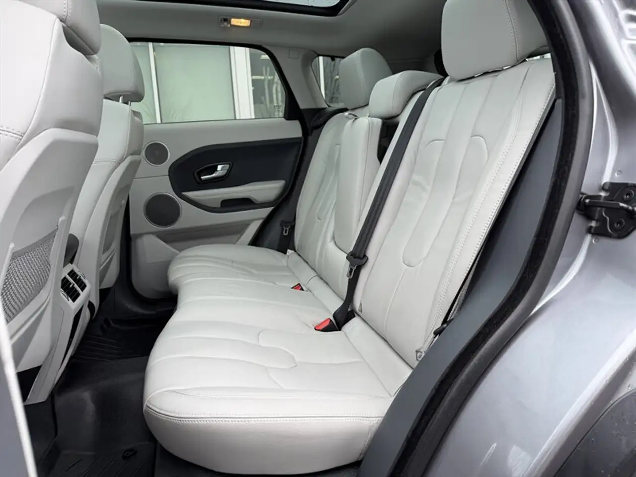 Land Rover Range Rover Evoque photo Land Rover Range Rover Evoque