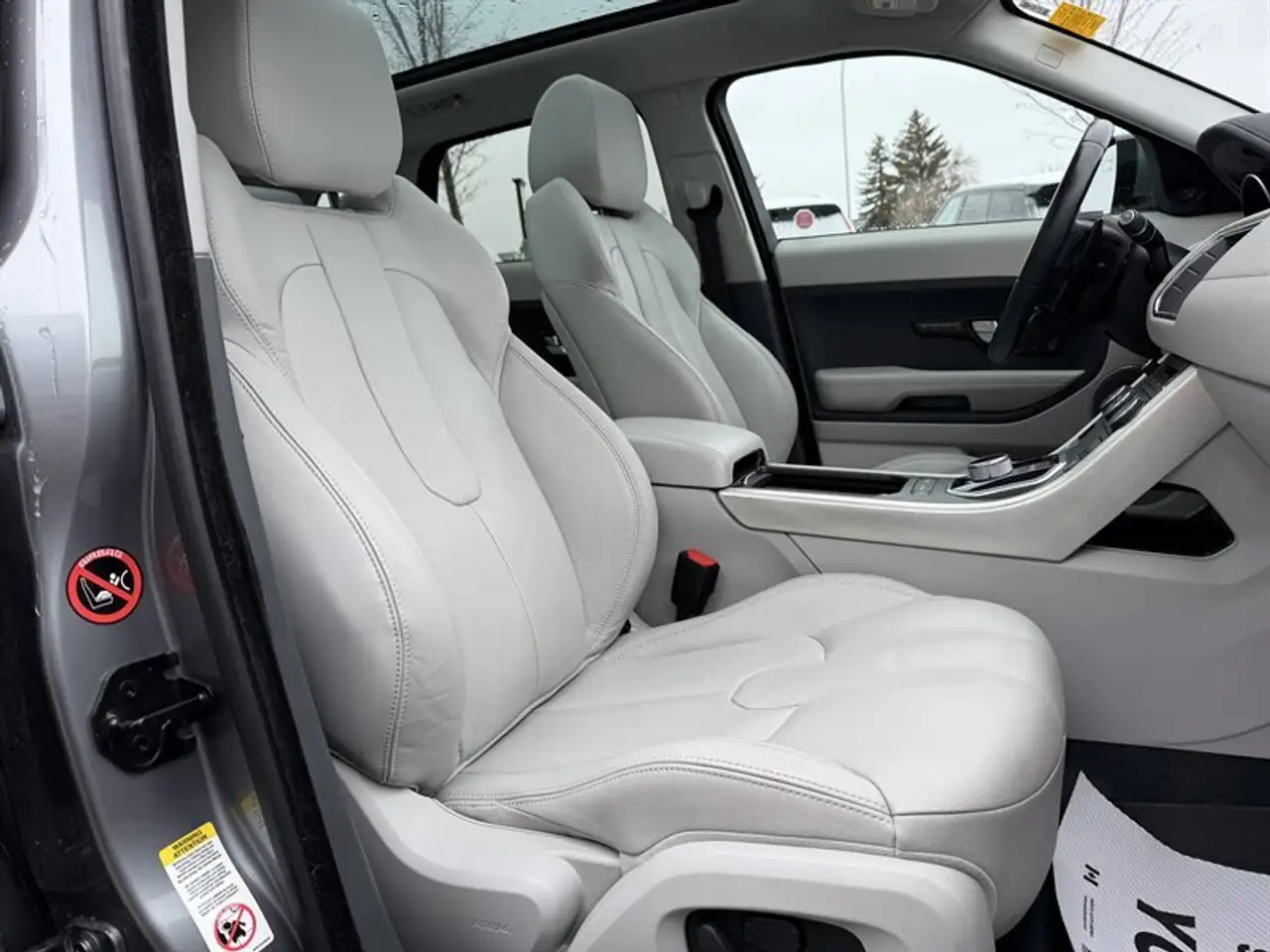 Land Rover Range Rover Evoque photo Land Rover Range Rover Evoque