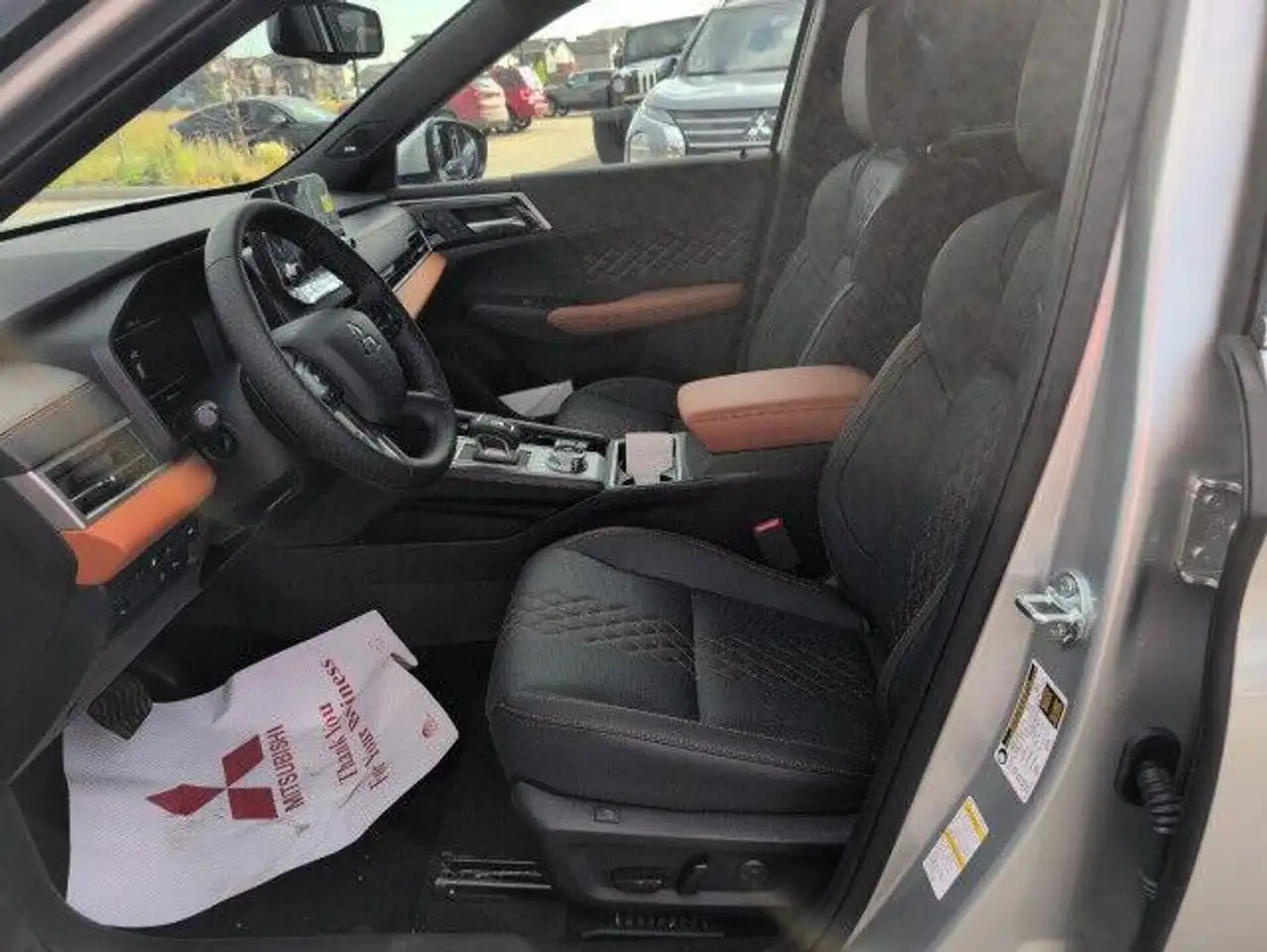 Mitsubishi Outlander снимка Mitsubishi Outlander