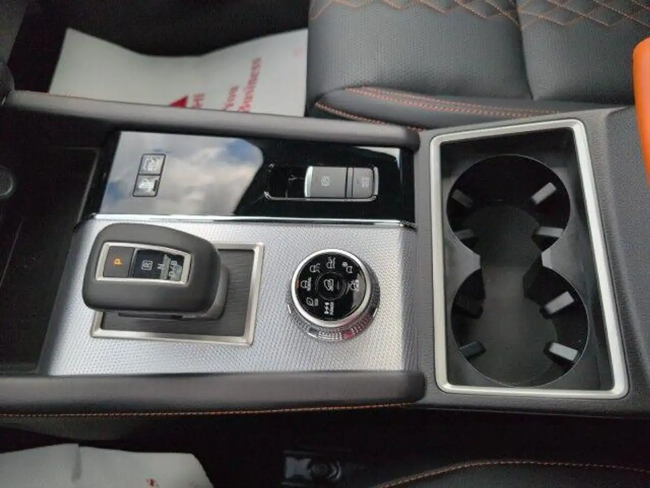 Mitsubishi Outlander снимка Mitsubishi Outlander