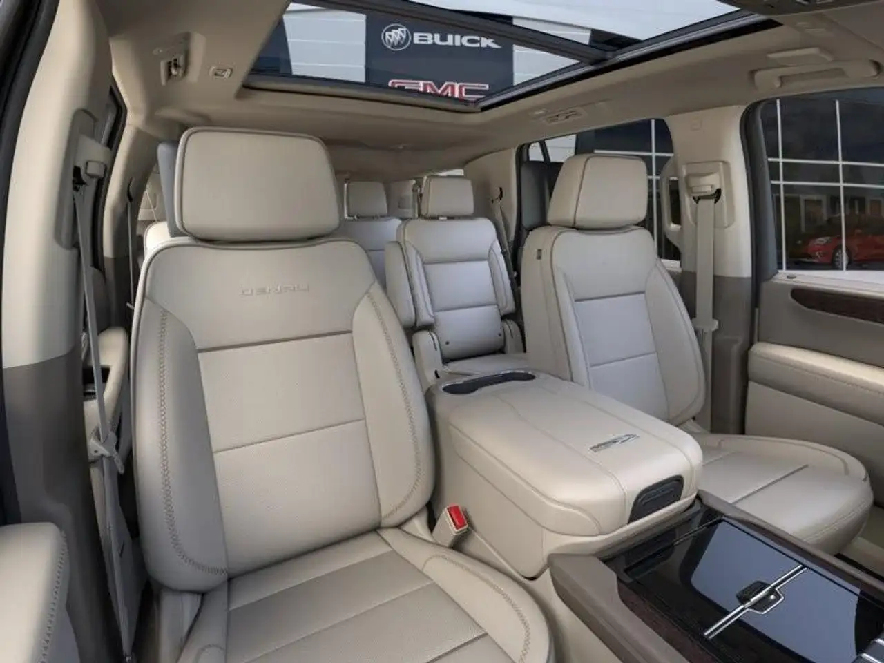GMC Yukon снимка GMC Yukon