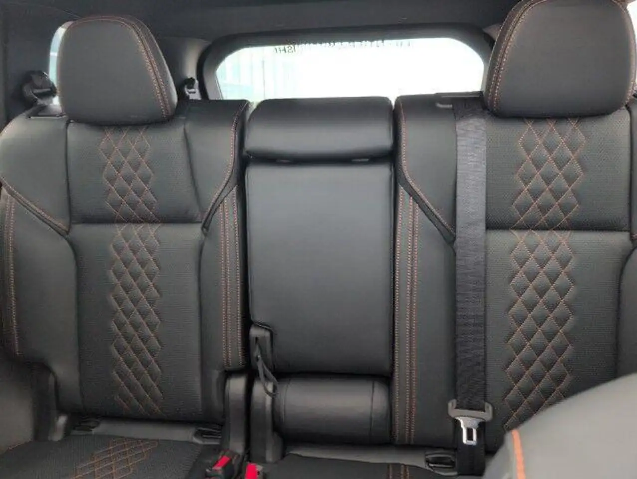 Mitsubishi Outlander снимка Mitsubishi Outlander