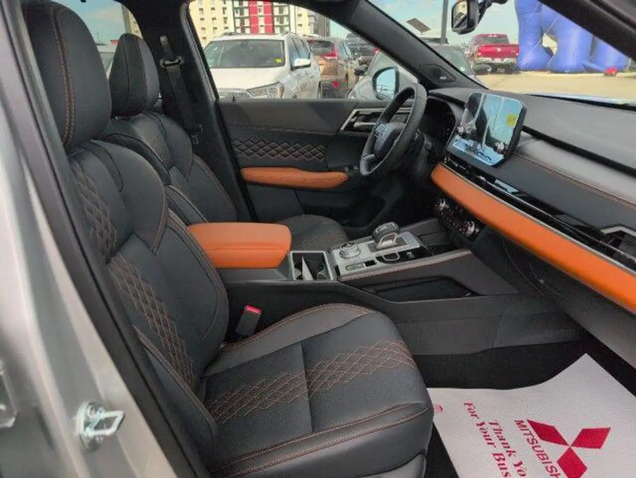 Mitsubishi Outlander снимка Mitsubishi Outlander
