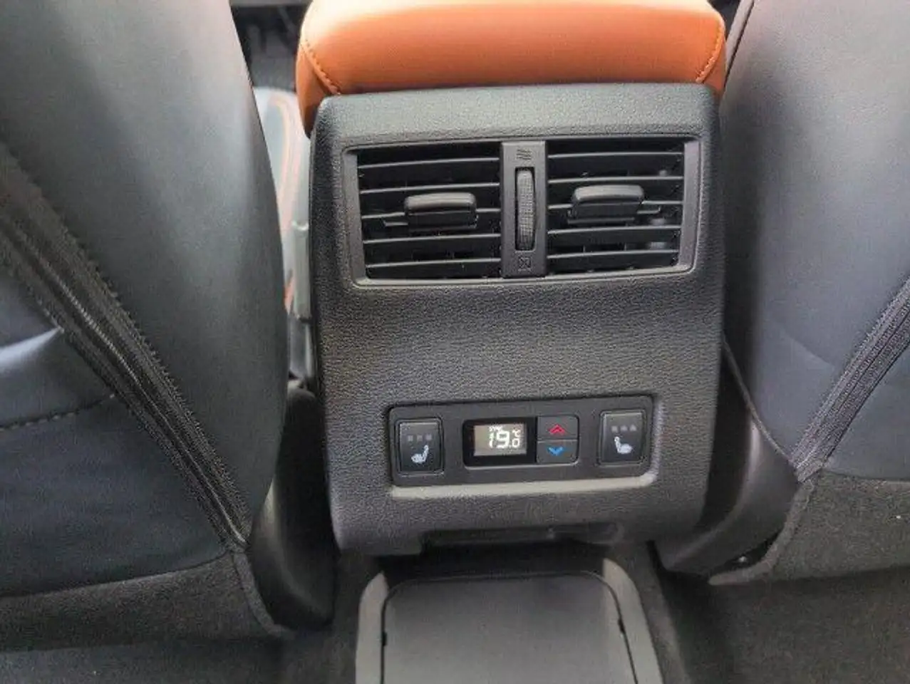 Mitsubishi Outlander снимка Mitsubishi Outlander