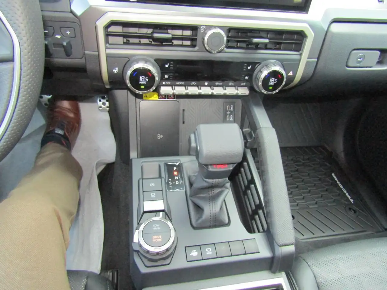 Toyota Tacoma снимка Toyota Tacoma