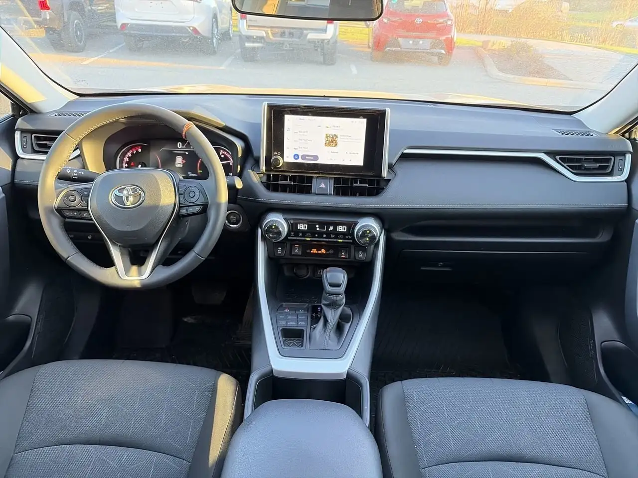 Toyota RAV 4 снимка Toyota RAV 4