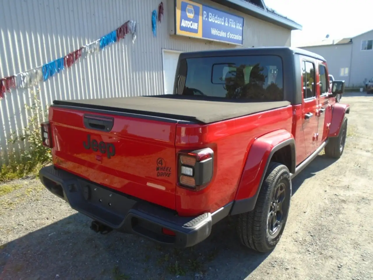 Jeep Gladiator photo Jeep Gladiator