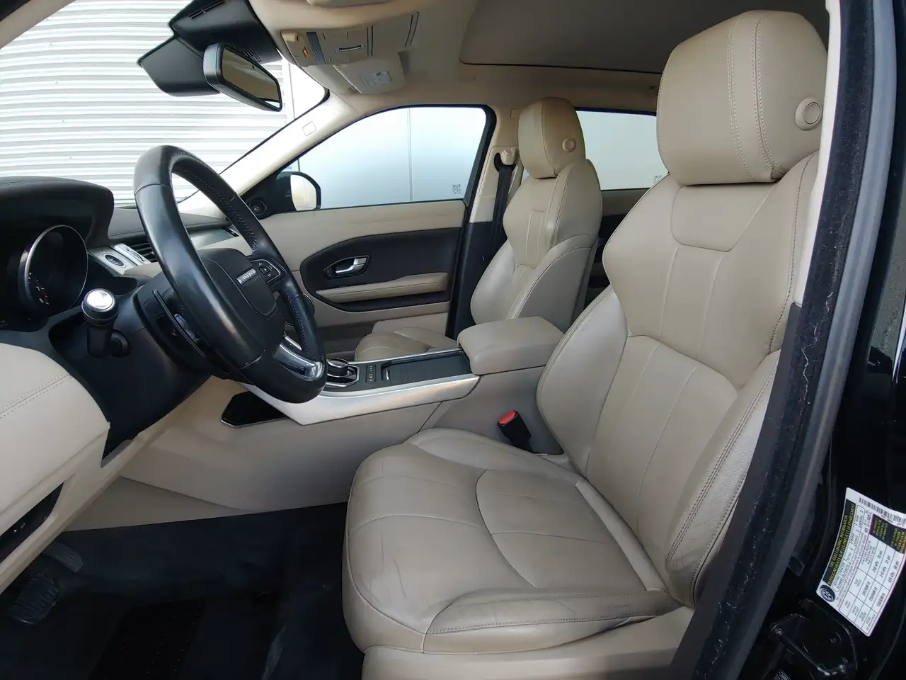 Land Rover Range Rover Evoque photo Land Rover Range Rover Evoque