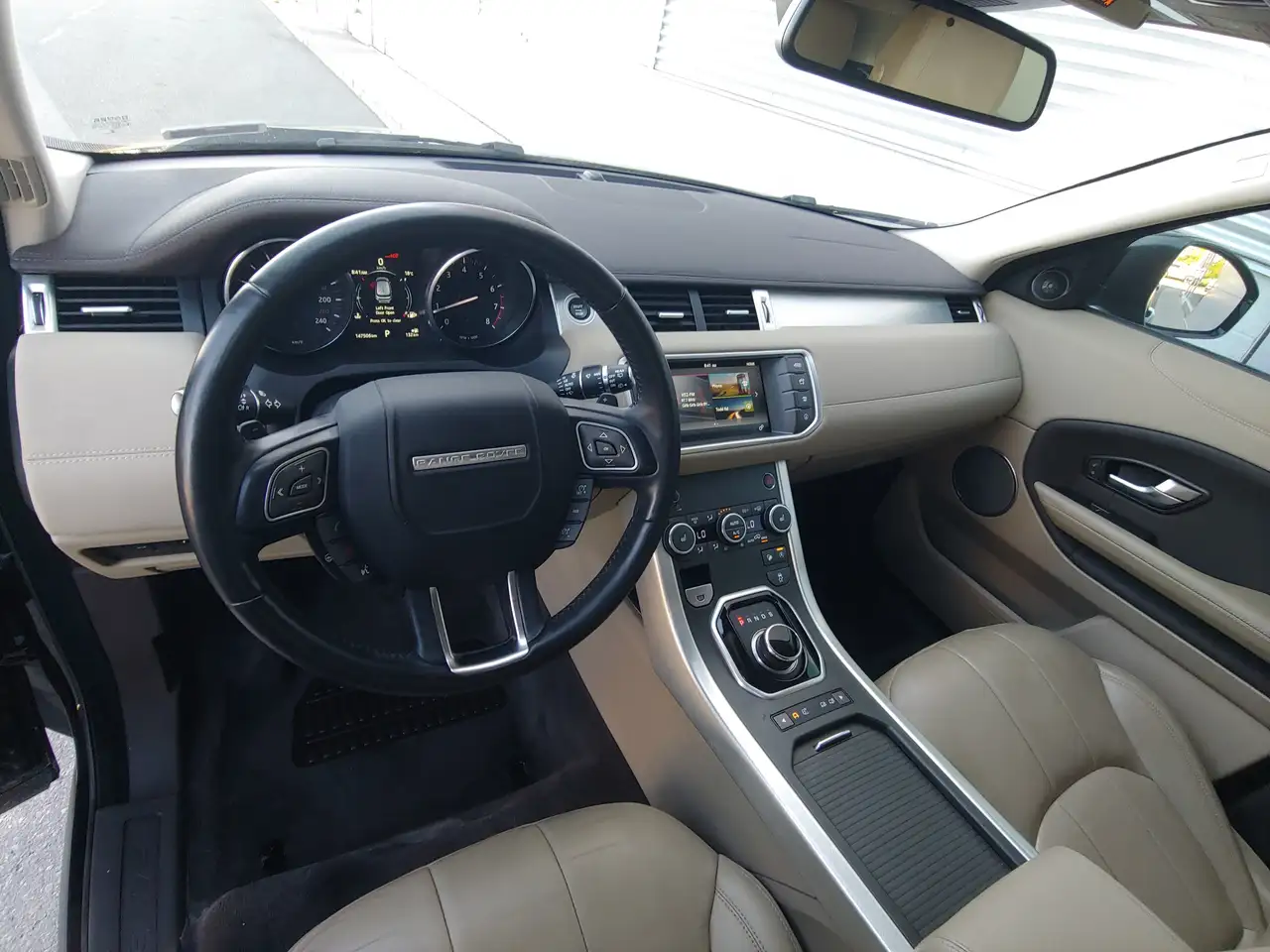 Land Rover Range Rover Evoque photo Land Rover Range Rover Evoque