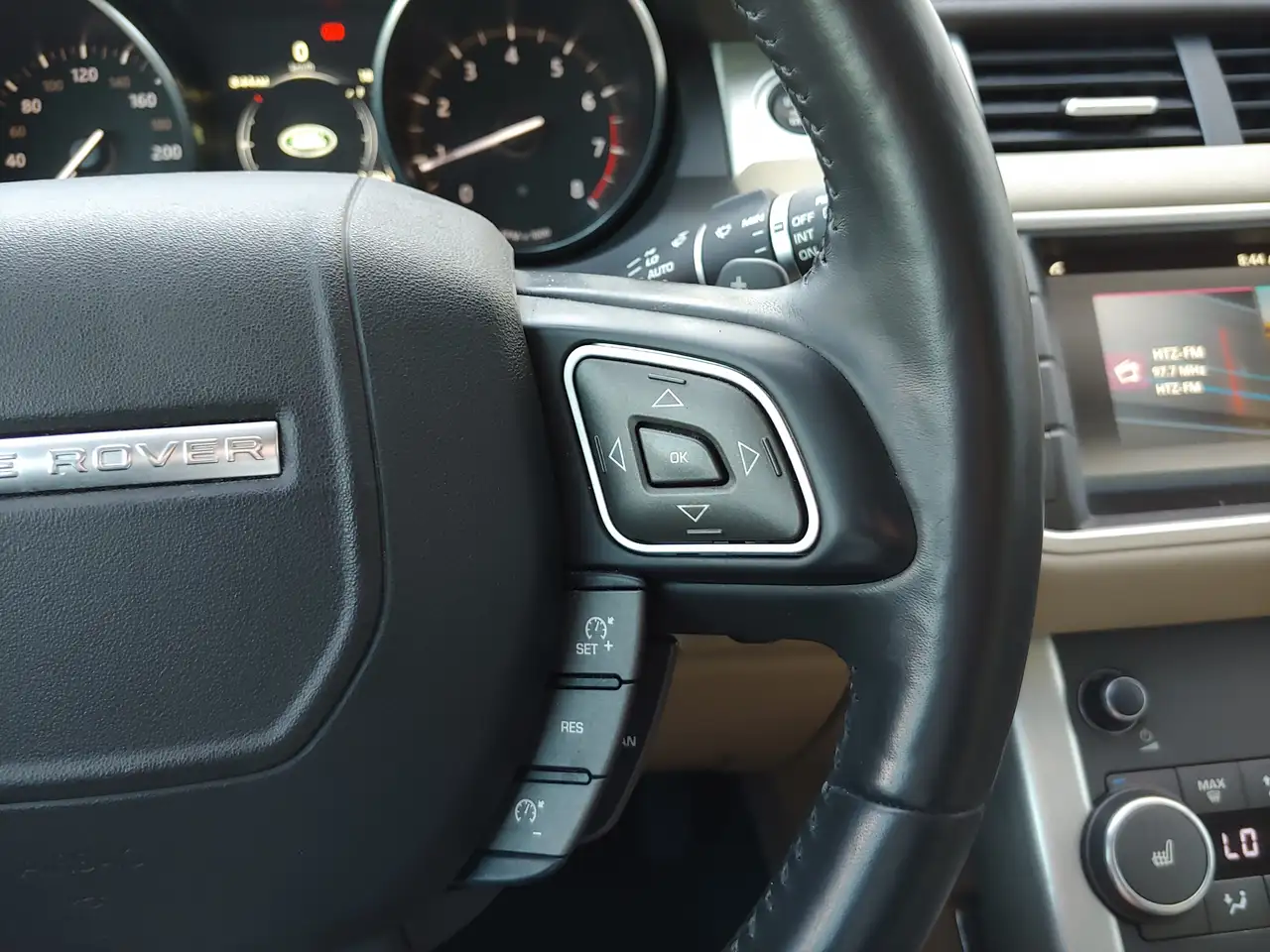Land Rover Range Rover Evoque photo Land Rover Range Rover Evoque