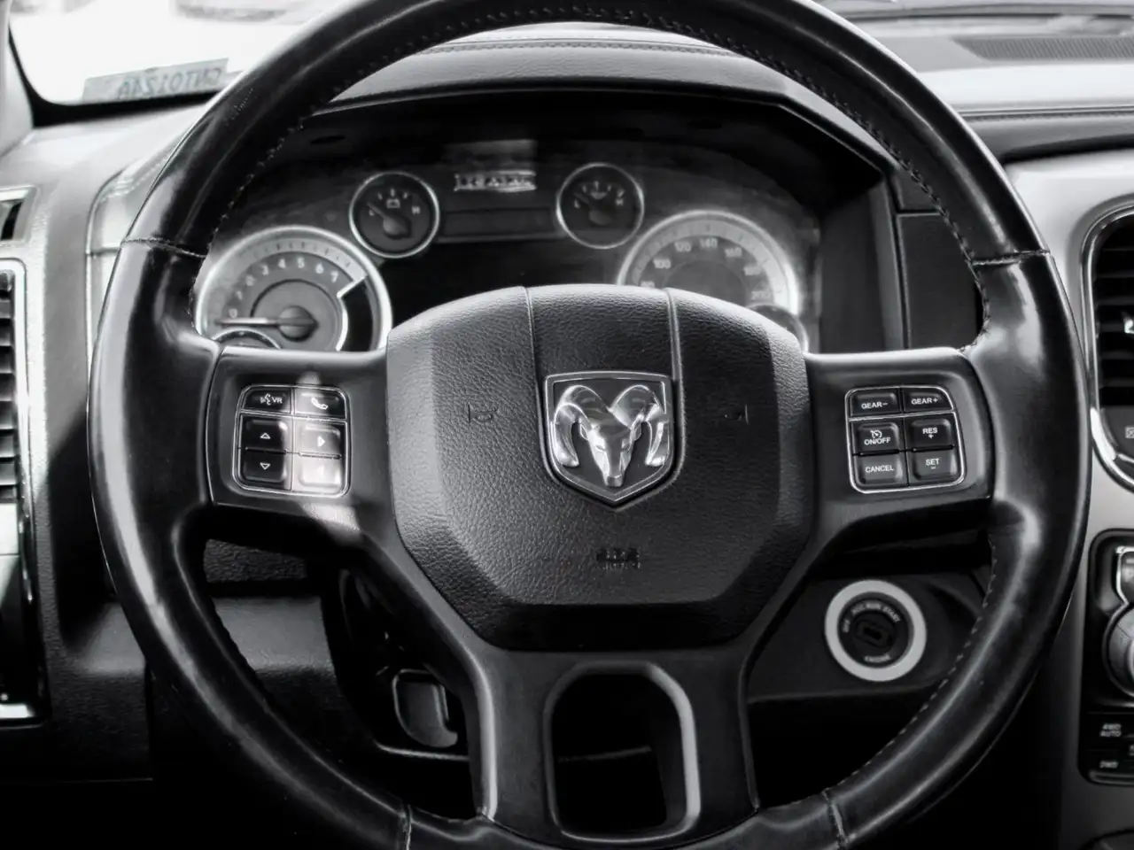RAM 1500 снимка RAM 1500