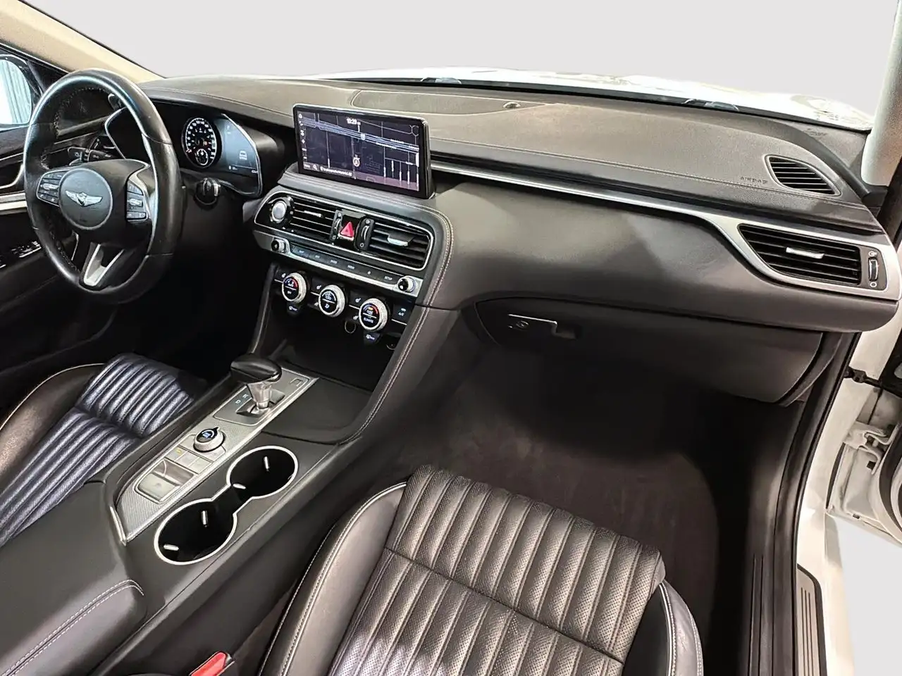 Genesis G70 снимка Genesis G70