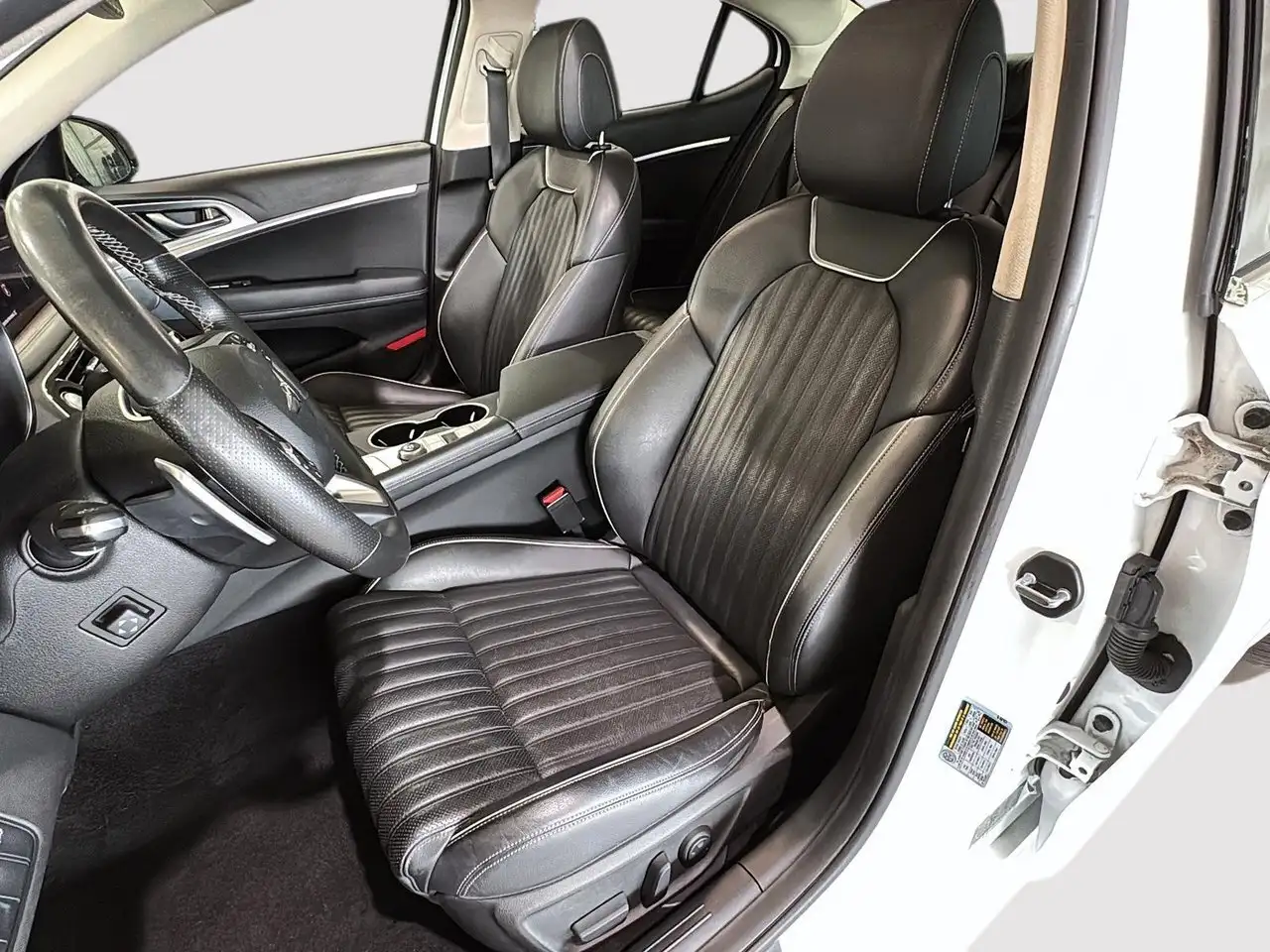 Genesis G70 снимка Genesis G70
