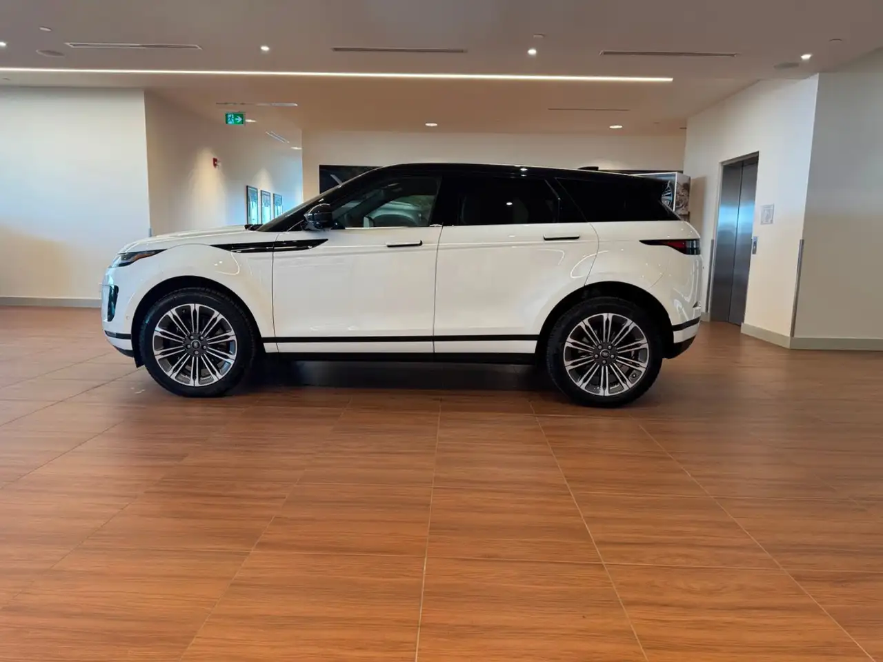 Land Rover Range Rover Evoque снимка Land Rover Range Rover Evoque