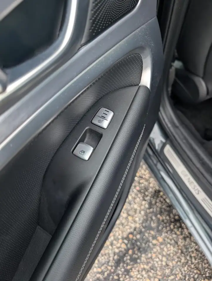 Genesis G70 снимка Genesis G70