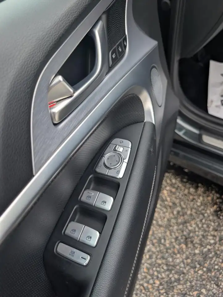 Genesis G70 снимка Genesis G70