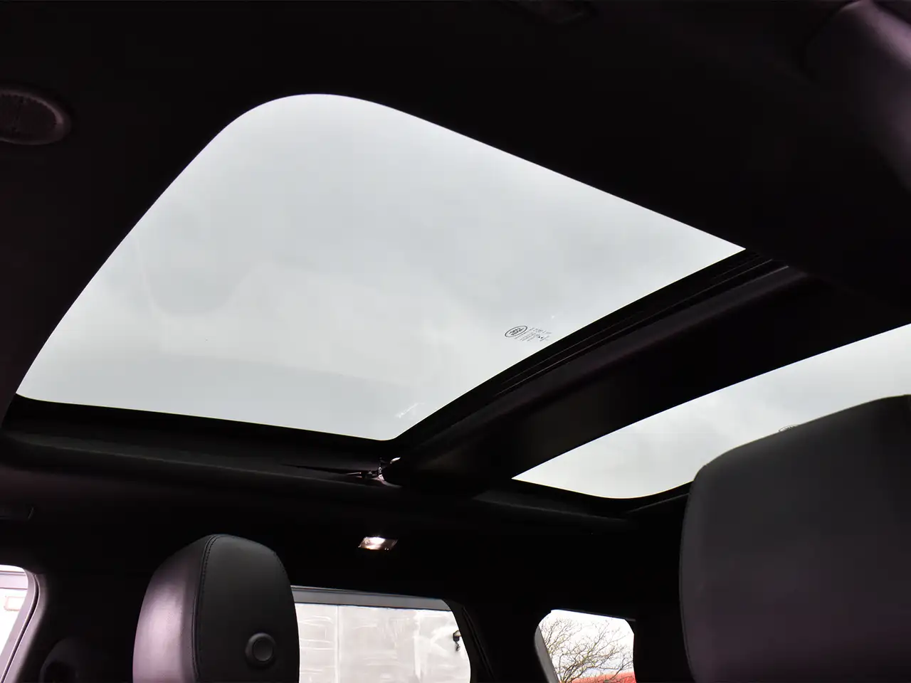 Land Rover Range Rover Evoque photo Land Rover Range Rover Evoque