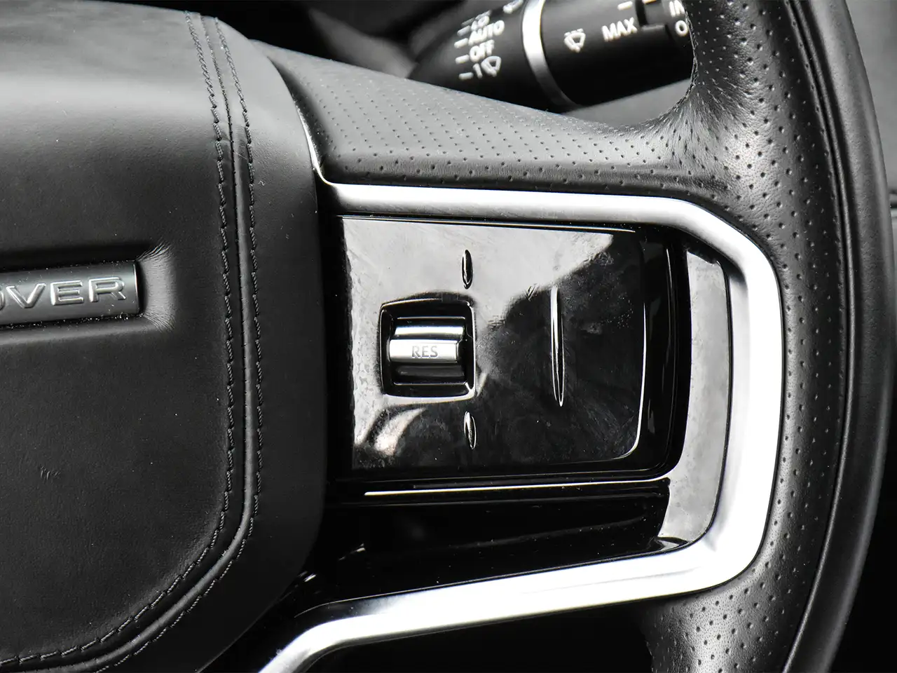 Land Rover Range Rover Evoque photo Land Rover Range Rover Evoque