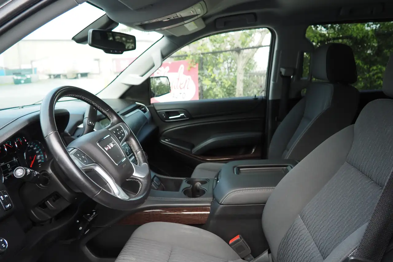 GMC Yukon снимка GMC Yukon