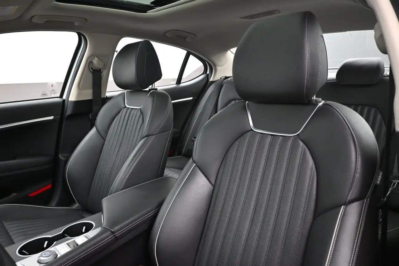 Genesis G70 снимка Genesis G70