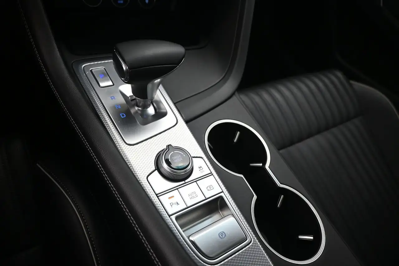Genesis G70 снимка Genesis G70
