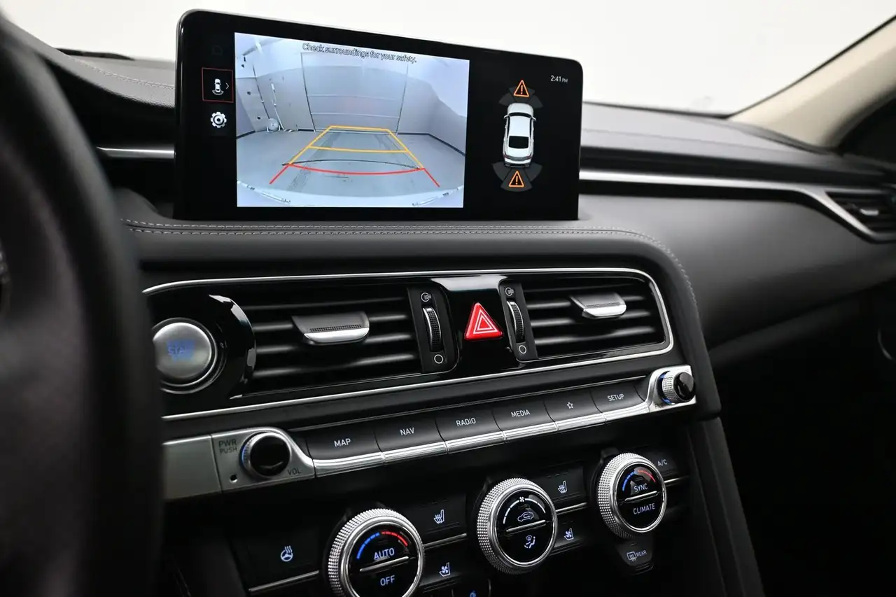 Genesis G70 снимка Genesis G70