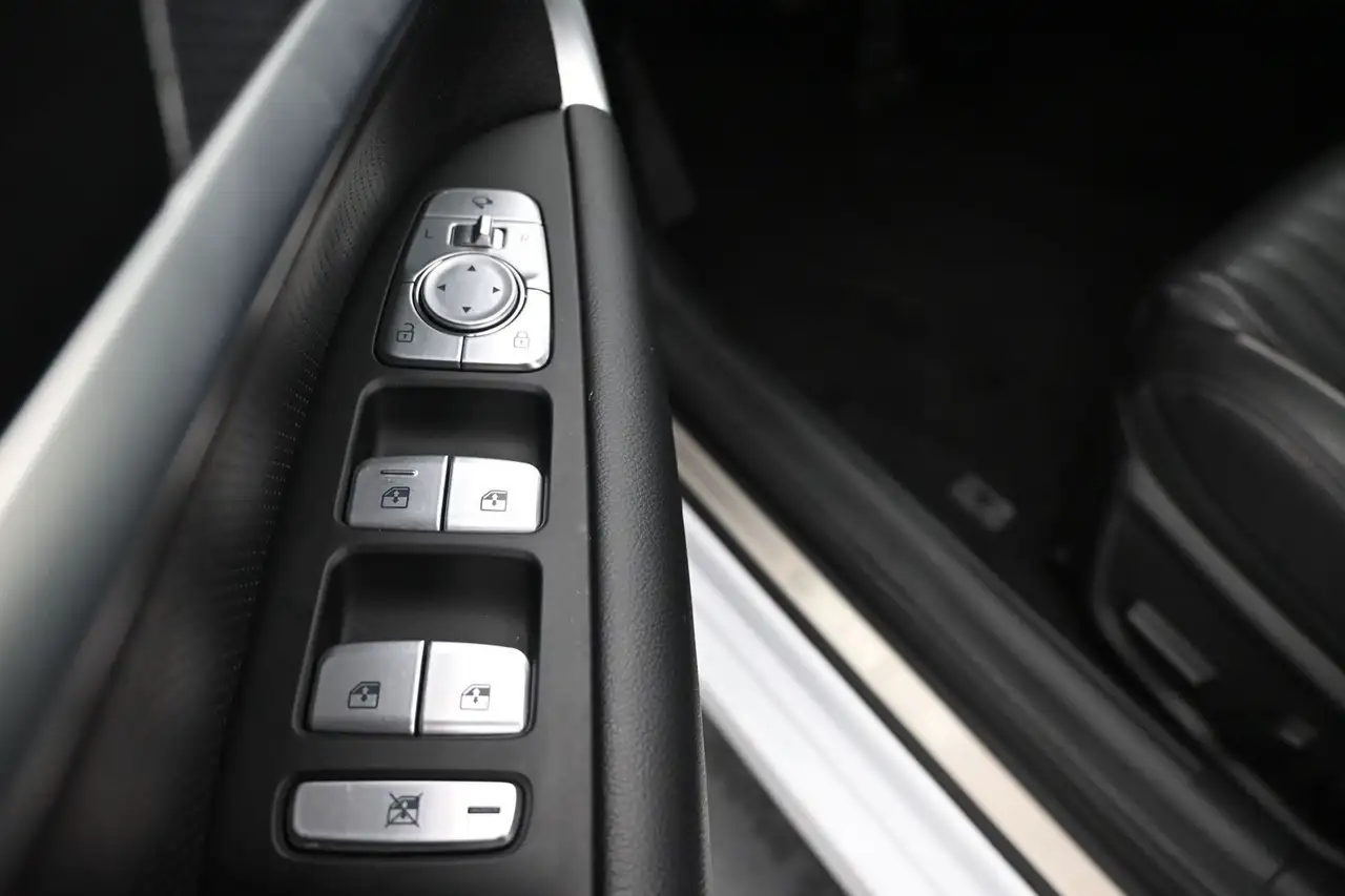 Genesis G70 снимка Genesis G70