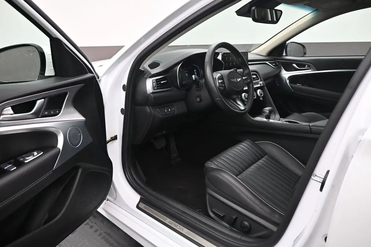 Genesis G70 снимка Genesis G70