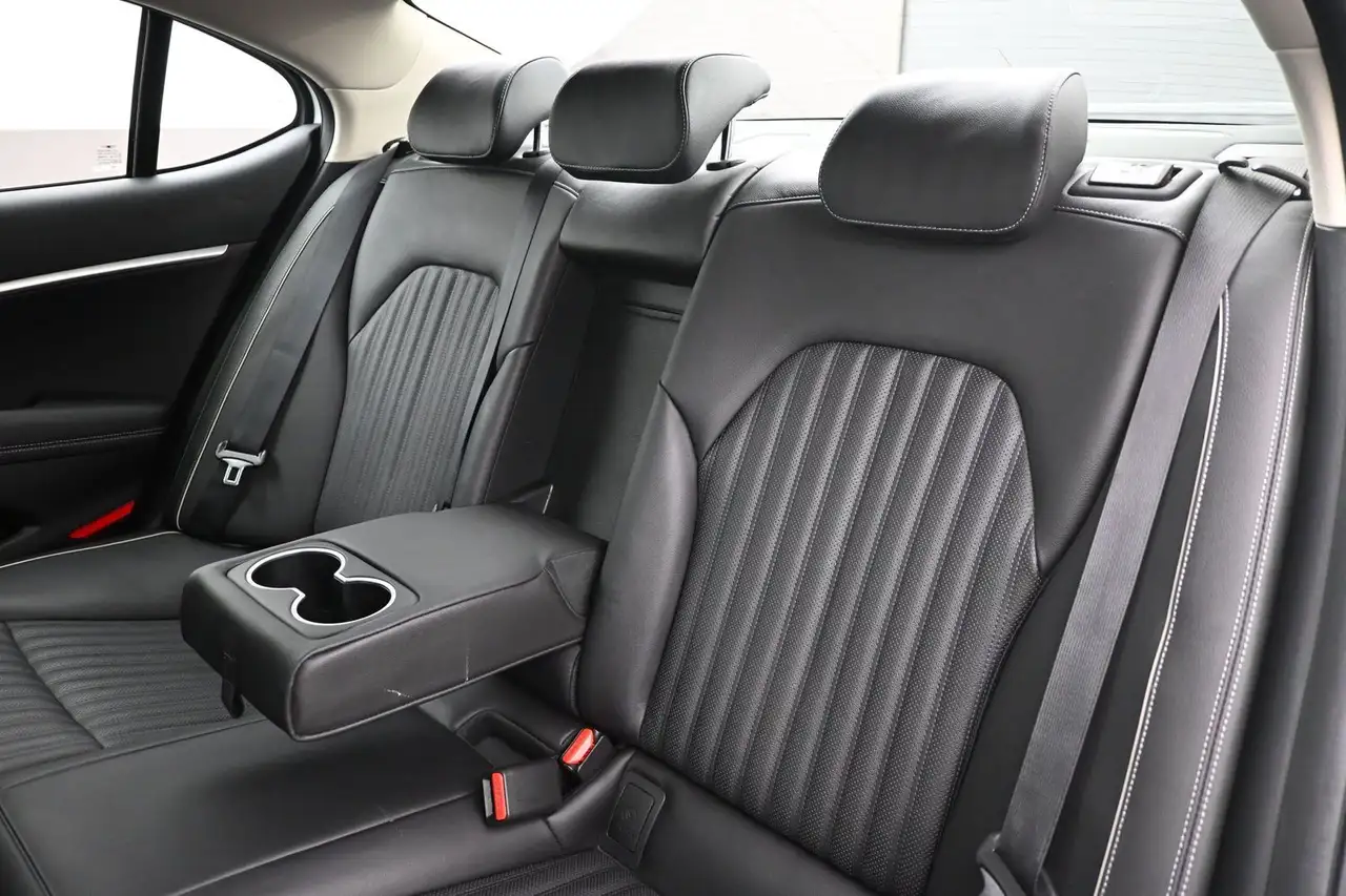 Genesis G70 снимка Genesis G70