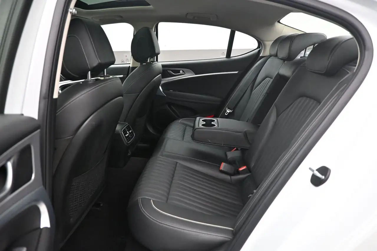 Genesis G70 снимка Genesis G70