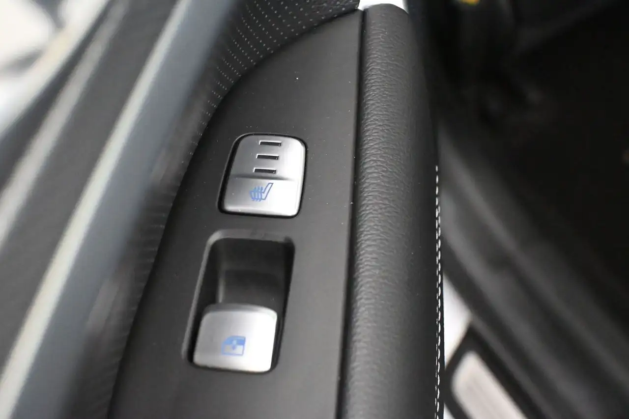Genesis G70 снимка Genesis G70