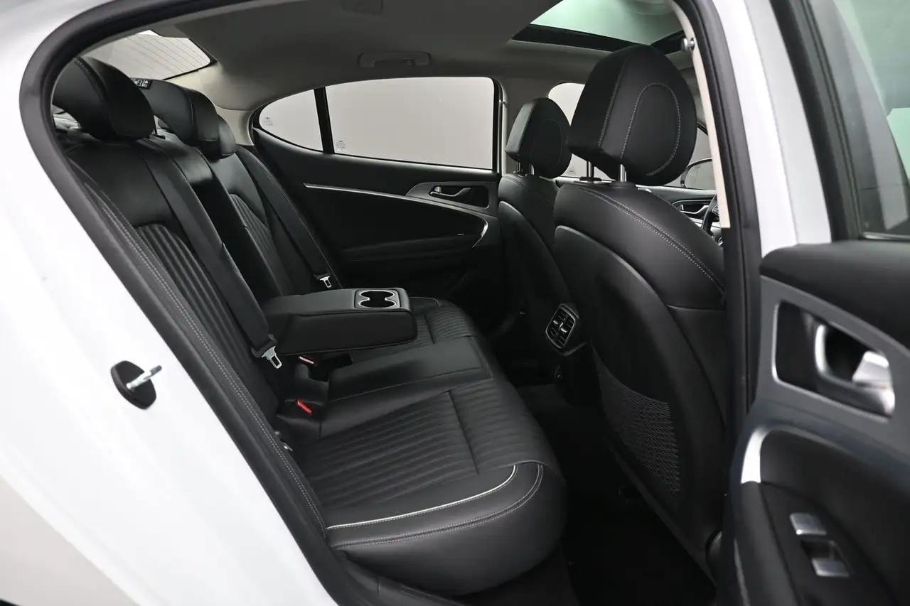 Genesis G70 снимка Genesis G70