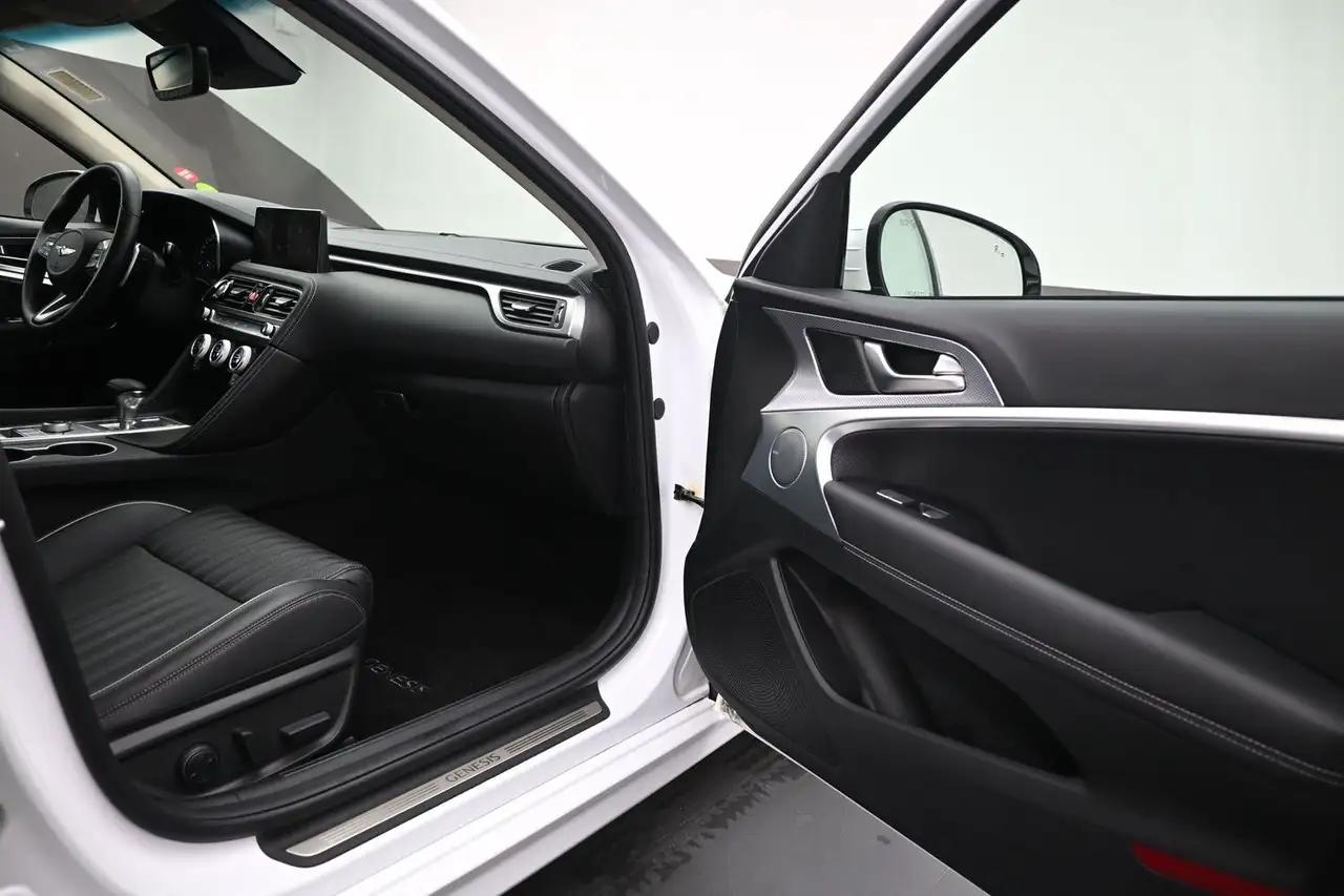 Genesis G70 снимка Genesis G70