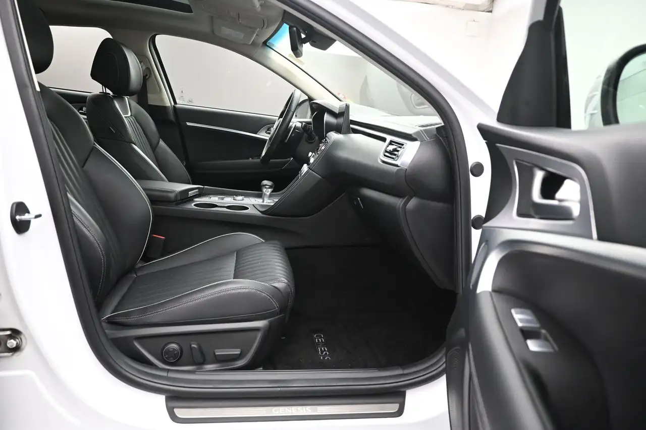 Genesis G70 снимка Genesis G70
