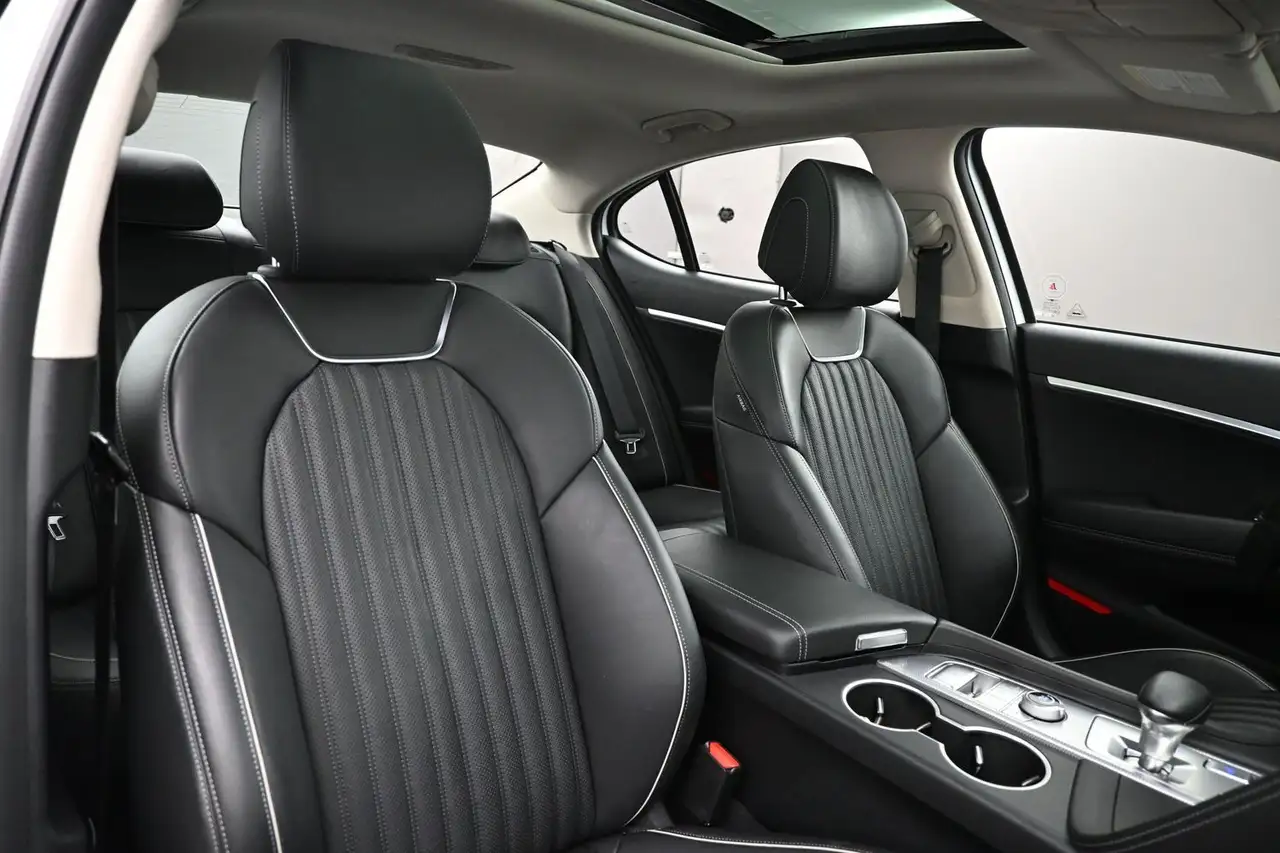 Genesis G70 снимка Genesis G70