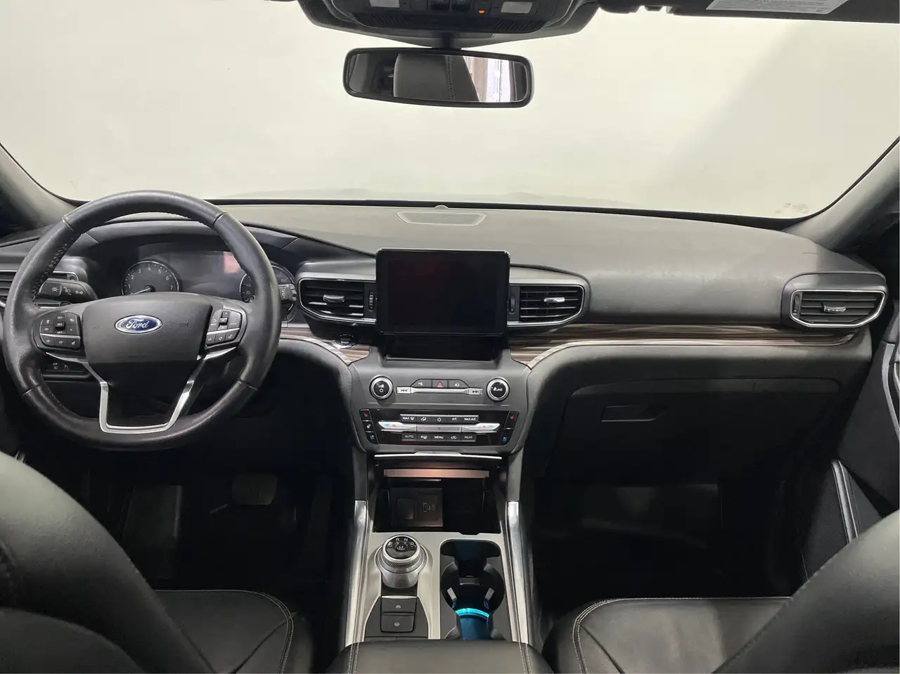 Ford Explorer photo Ford Explorer
