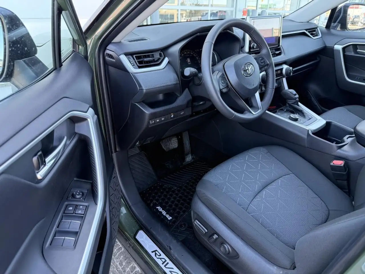 Toyota RAV 4 снимка Toyota RAV 4