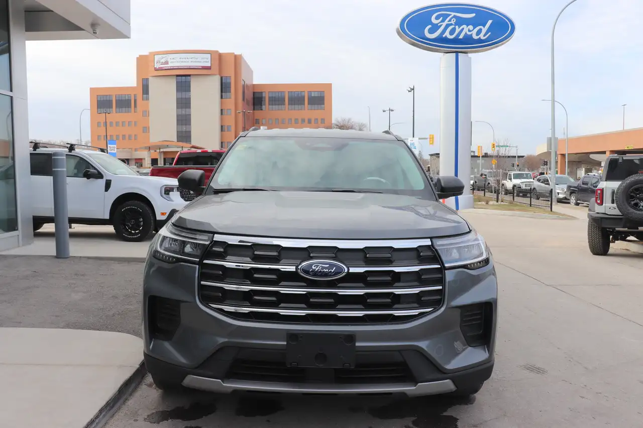 Ford Explorer photo Ford Explorer