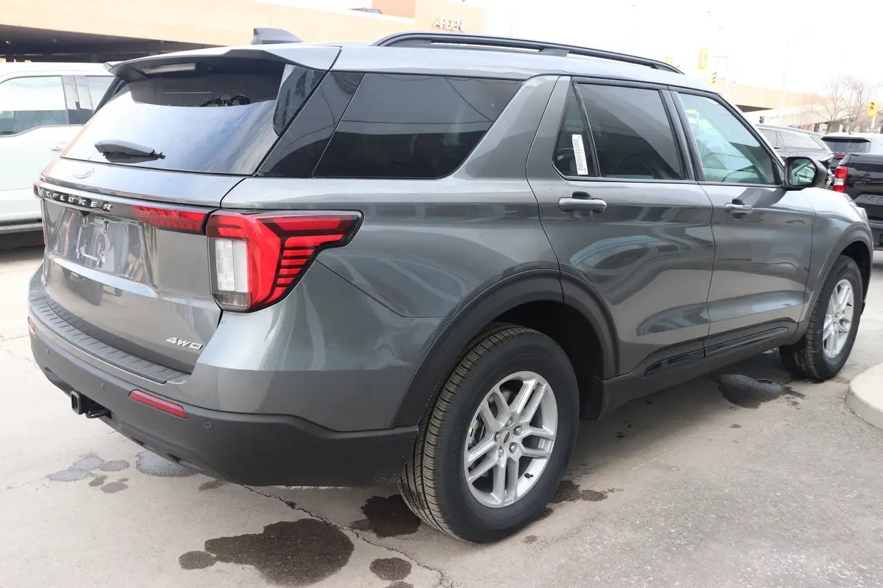 Ford Explorer photo Ford Explorer