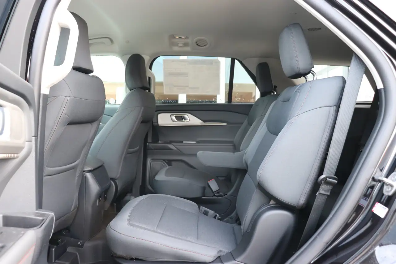Ford Explorer photo Ford Explorer